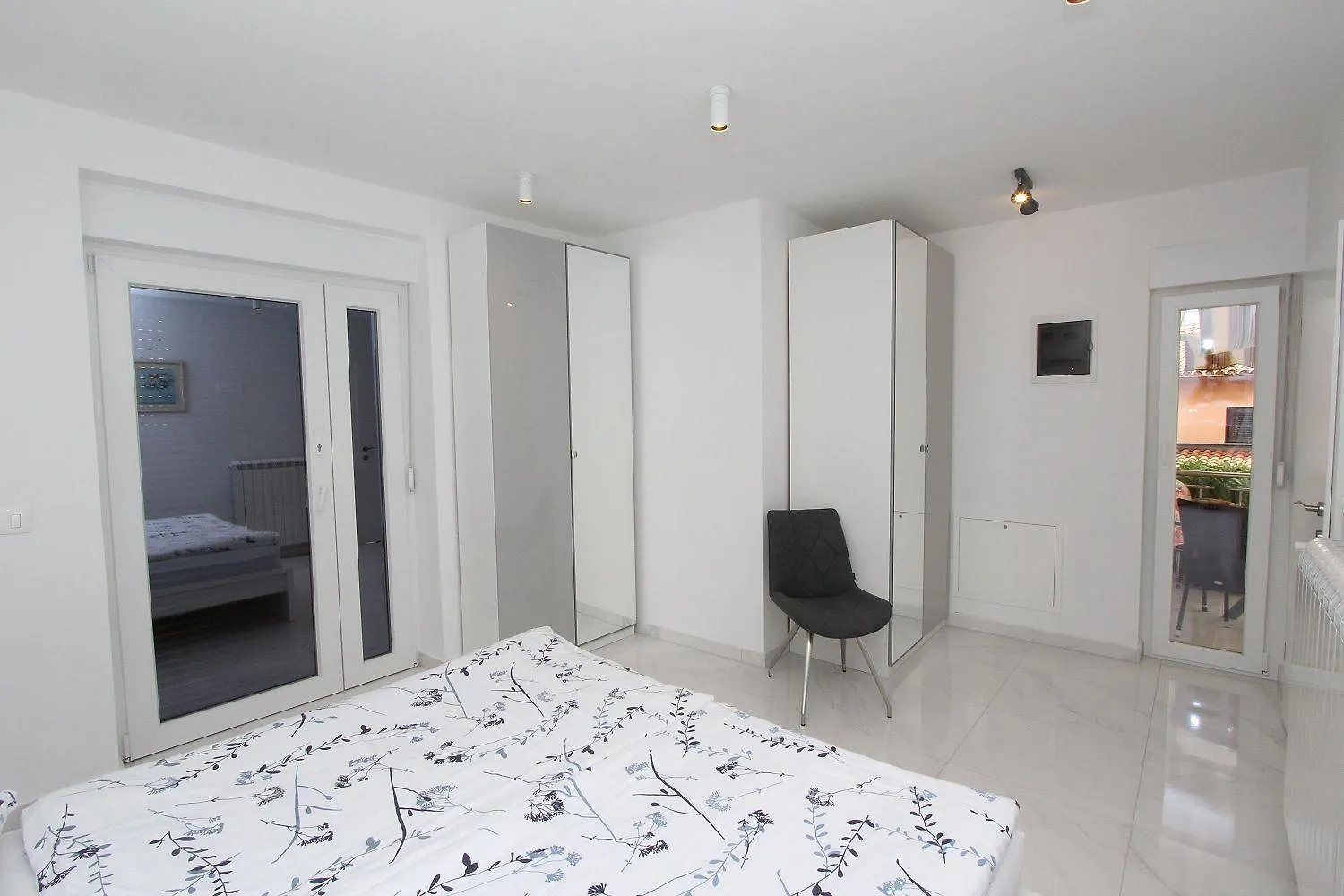 Modernes Apartment Direkt Am Meer Und Nur 400 Meter Zum Strand - In Rovinj