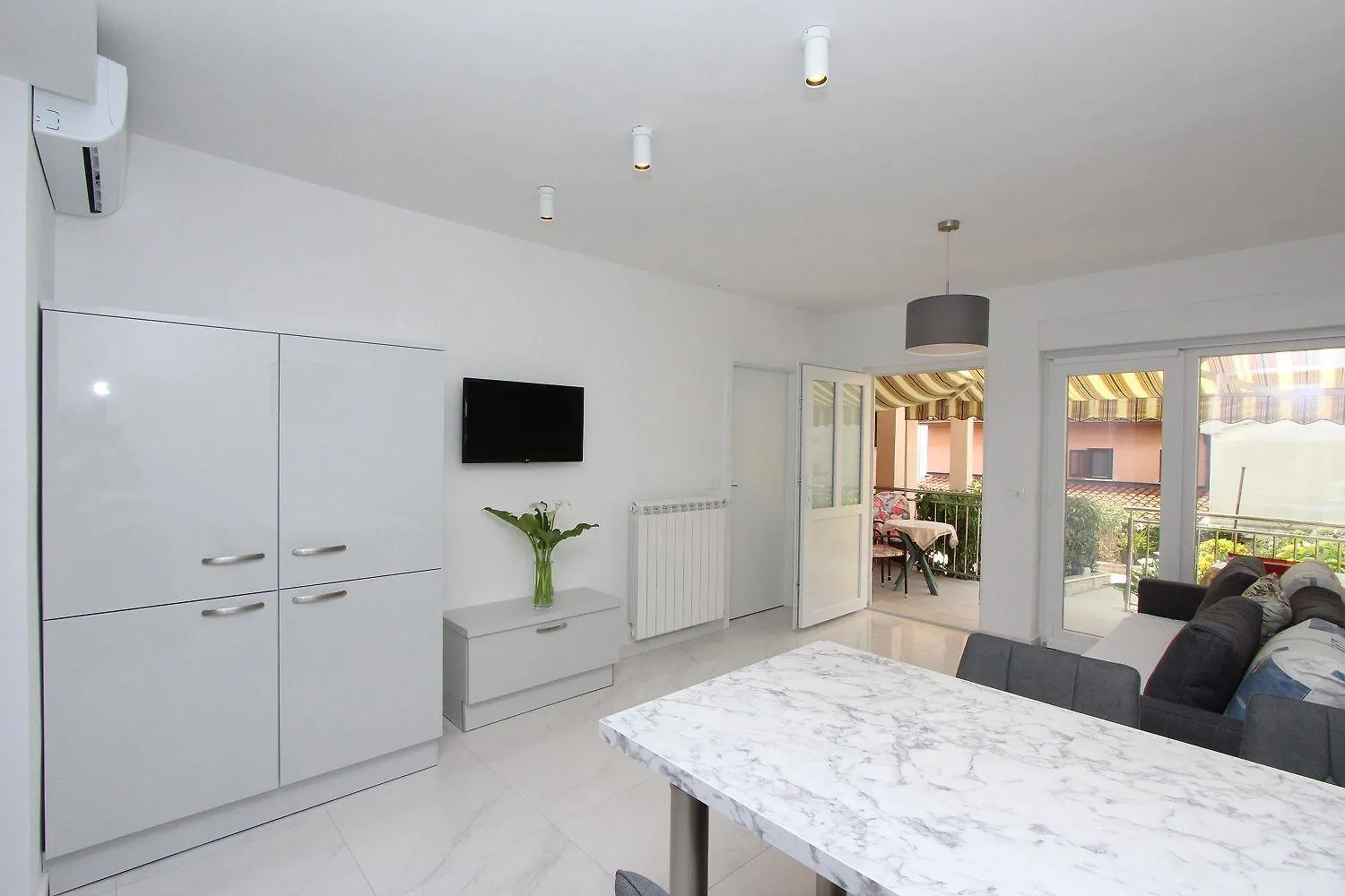 Modernes Apartment Direkt Am Meer Und Nur 400 Meter Zum Strand - In Rovinj Horvátország