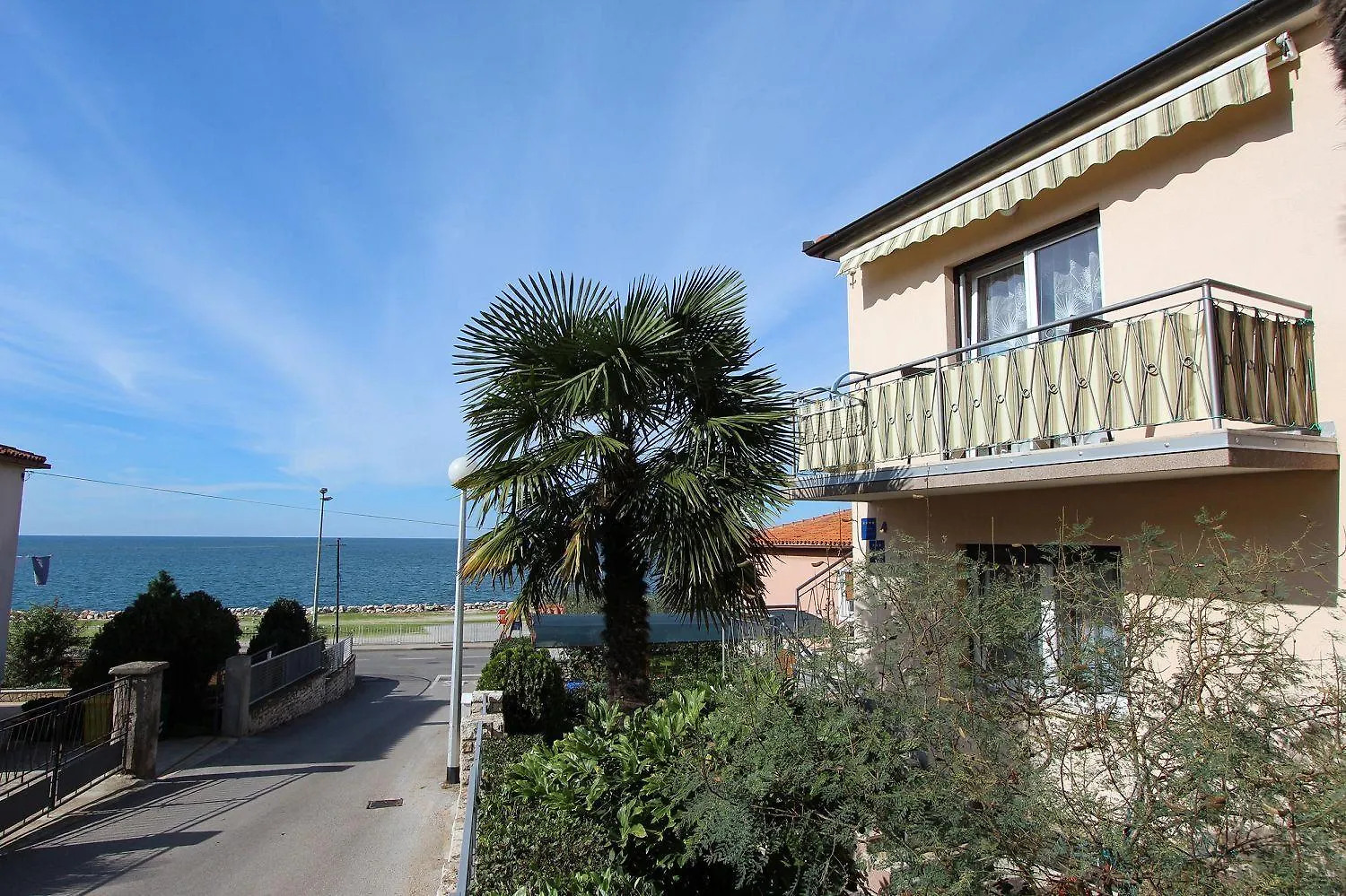 Modernes Apartment Direkt Am Meer Und Nur 400 Meter Zum Strand - In Rovinj